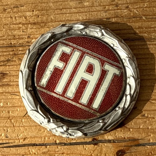 Vintage fiat emblem rot - vintage,